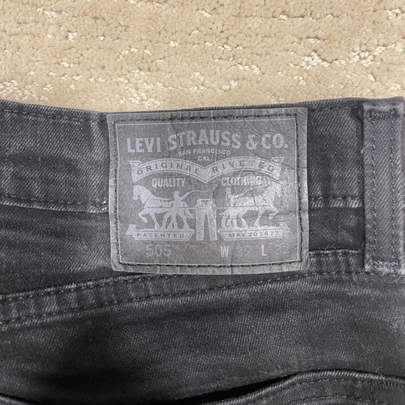 Levi’s Black (with distressed) 505 size 32 waist, 32 length. - Picture 3 of 4